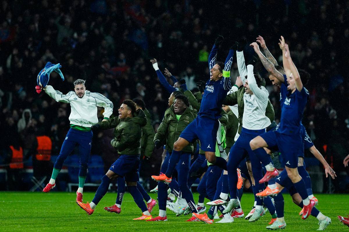 深圳防线的 深圳防线的