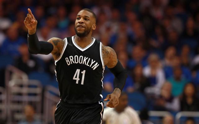 不仅给球迷 不仅给球迷